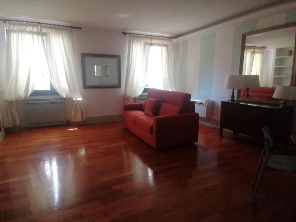Le Finestre Sugli Ulivi Διαμέρισμα Ντεζεντσάνο ντελ Γκάρντα Εξωτερικό φωτογραφία